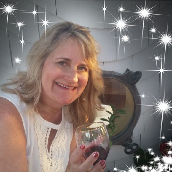 Meet your Posher, Megan - Picture 1 of 1